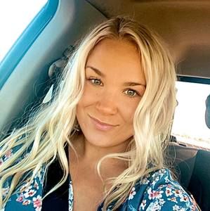 Meet your Posher, Demi